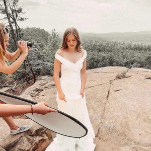 MISSGUIDED WHITE OFF THE SHOULDER DRESS